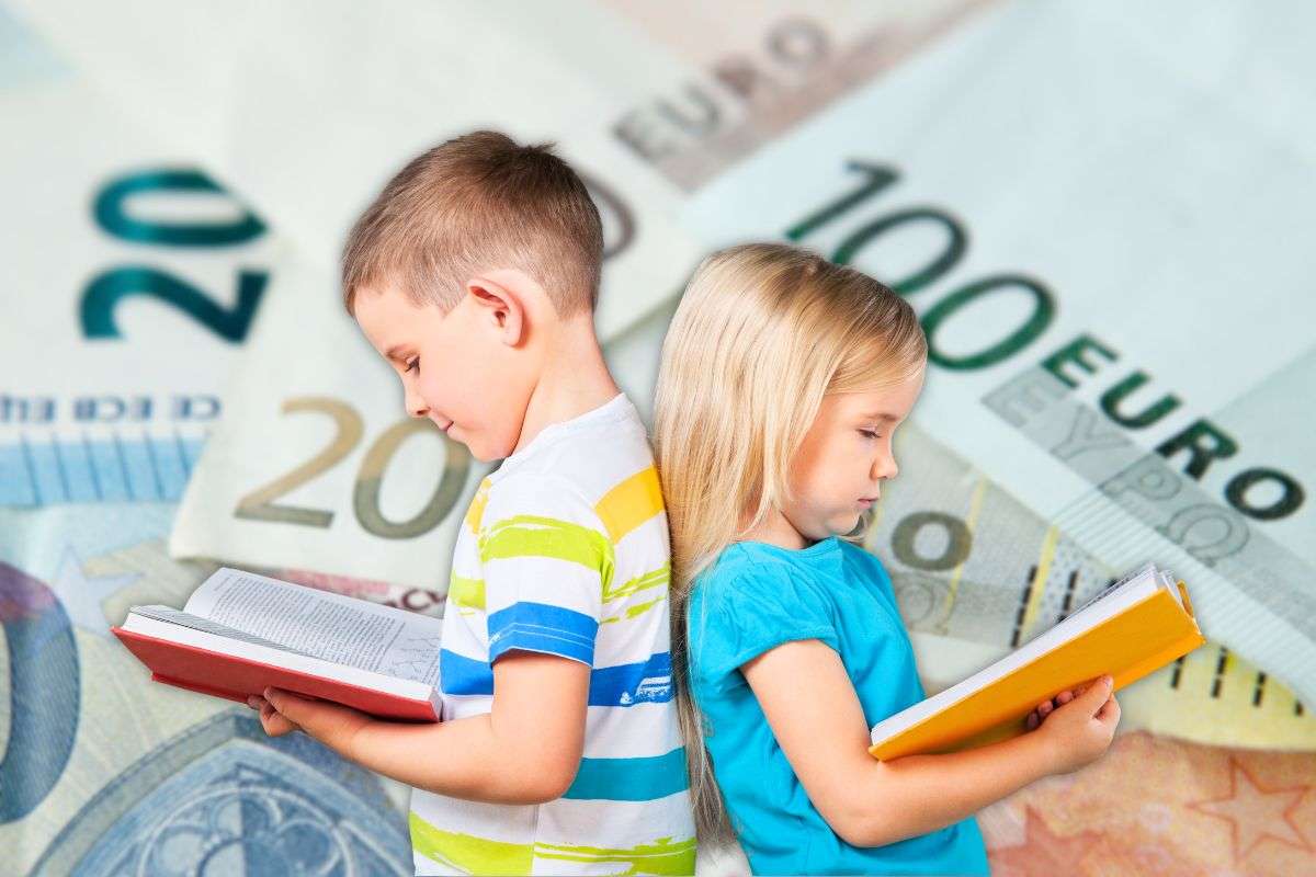 bambini con banconote euro bonus